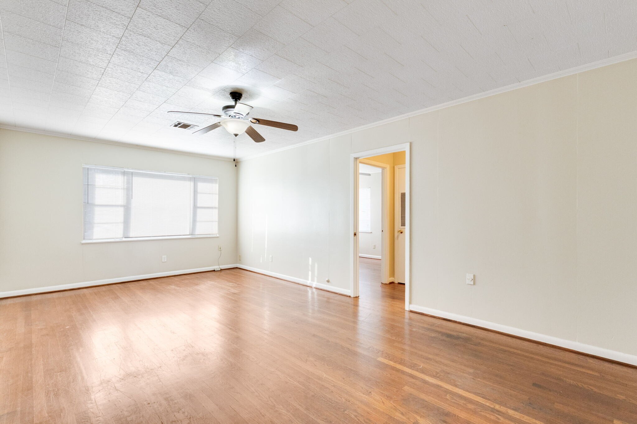 Building Photo - 406 Silkwood St