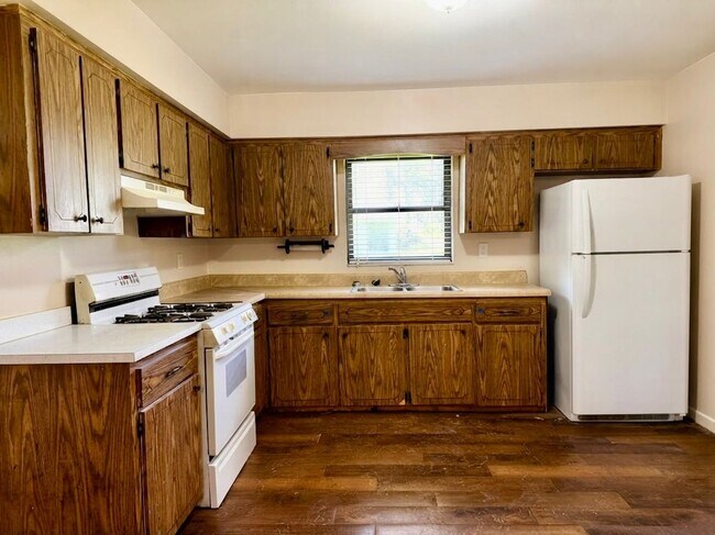 Building Photo - SFH - 1150 De Leon - SFH - 1150 De Leon