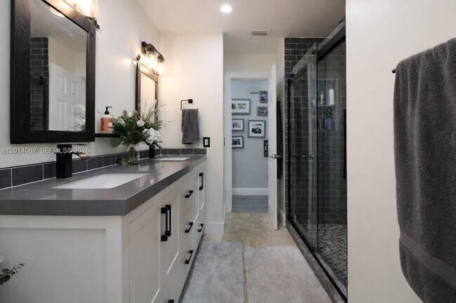 Building Photo - 27420 SW 165th Ave