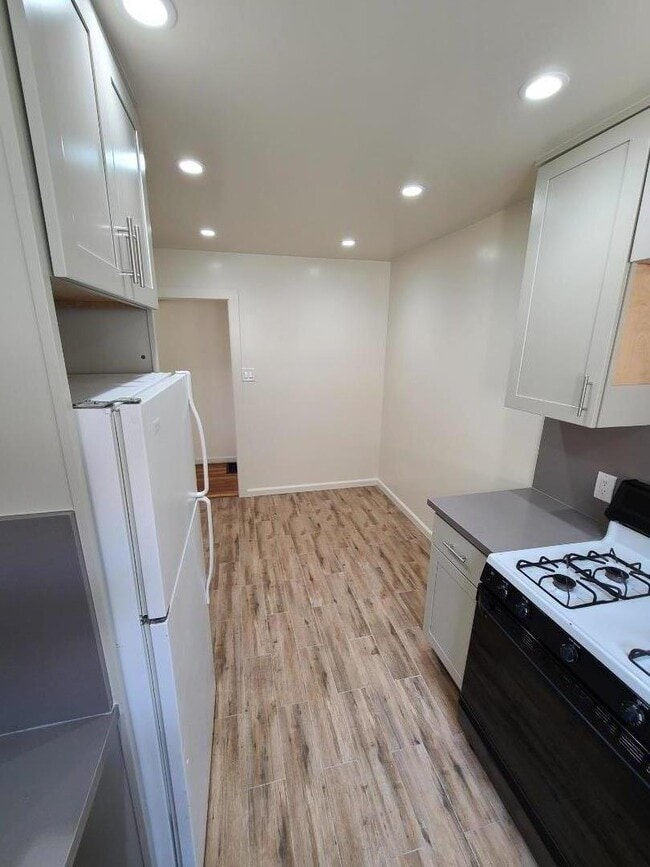 Building Photo - 1238 El Camino Real