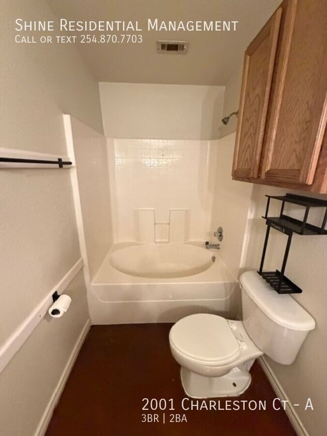 Building Photo - 2001 Charleston Ct