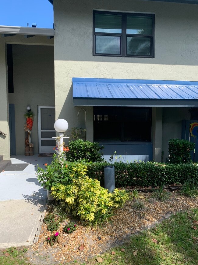 Building Photo - 1411 NE 14th Ct