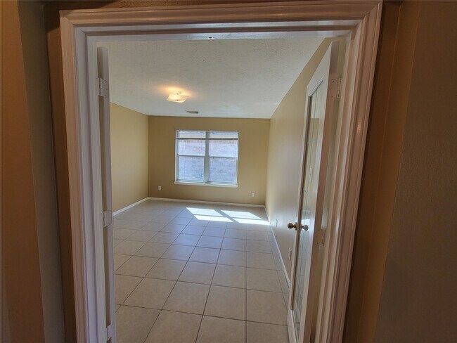 Building Photo - 3934 Camelia Glen Ln