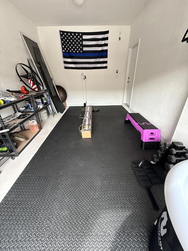 Building Photo - 1442 SE 23rd Terrace