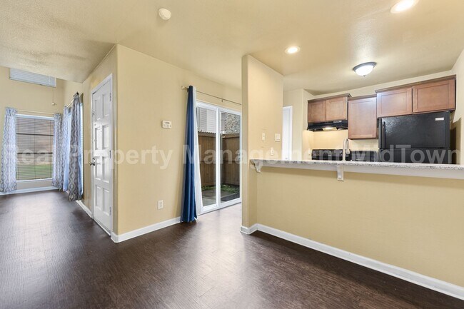 Building Photo - 5516 Boca Raton Blvd