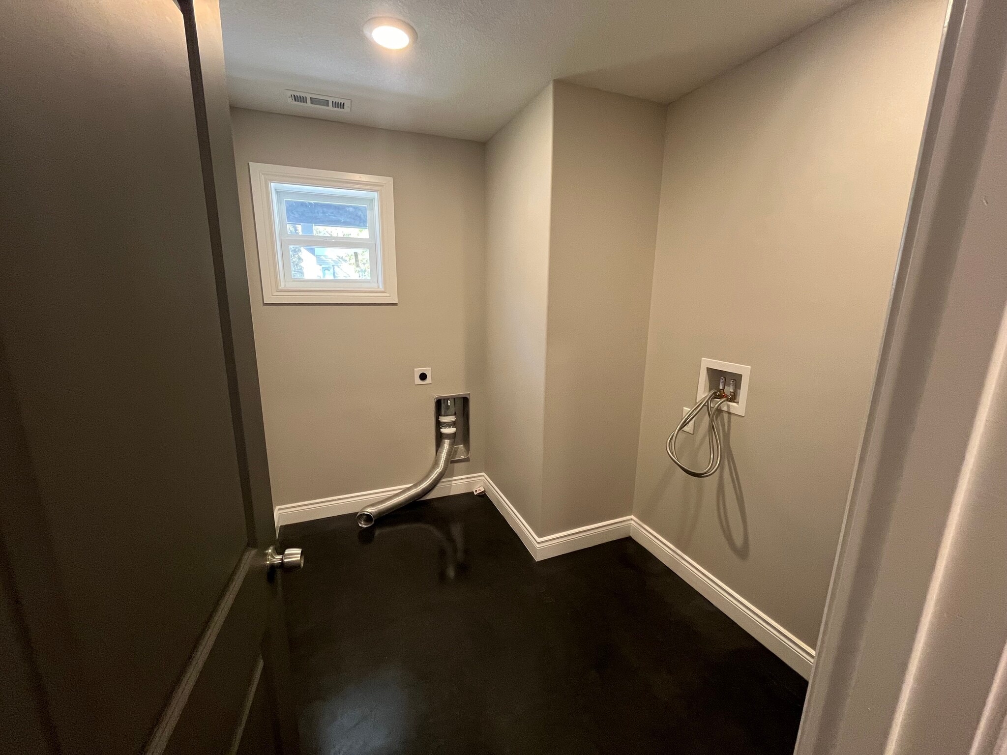 Laundry room - 1914 SW Buchanan St