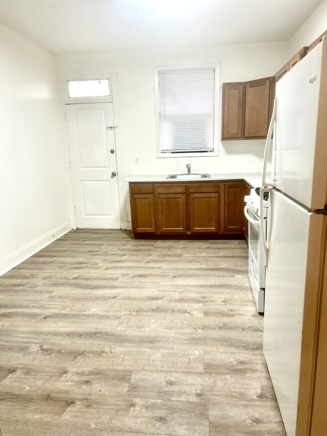 Building Photo - 1660 Normal Ave