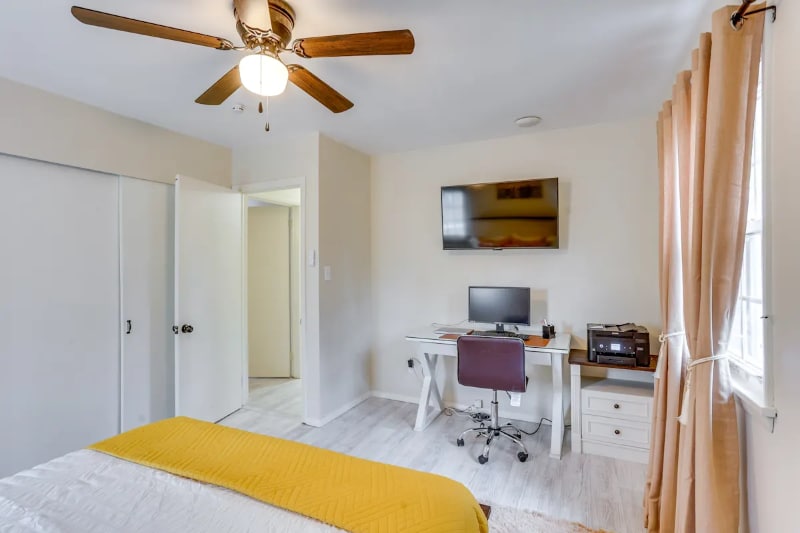 Building Photo - 4922 Westbranch Hwy