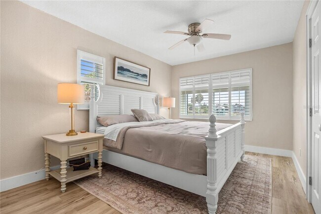 Building Photo - LAST MINUTE CANCELLATION - JAN TO FEB FULLY FURNISHED ALL IN PRICE OF $4500/ MONTH