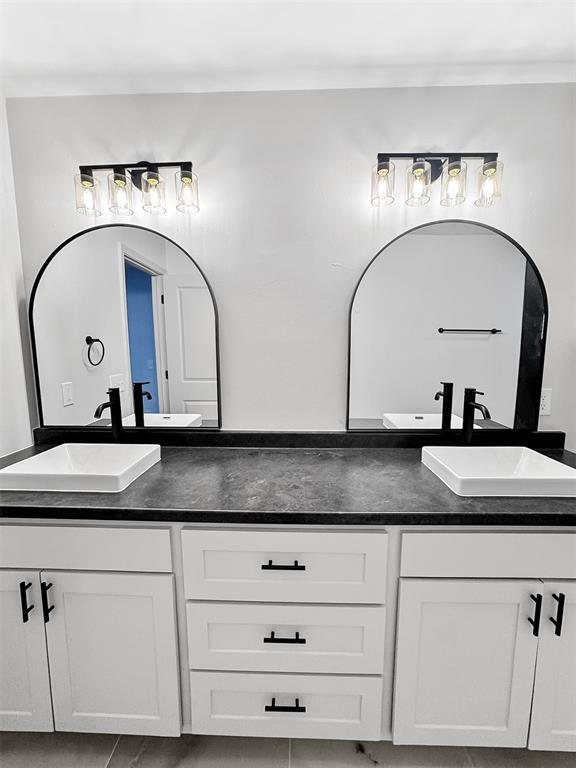 Building Photo - 26218 N 2960 Rd