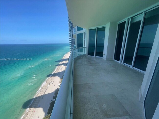 Building Photo - 16047 Collins Ave