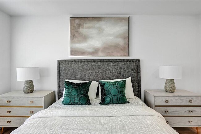 Building Photo - 5501 NE 18th Terrace