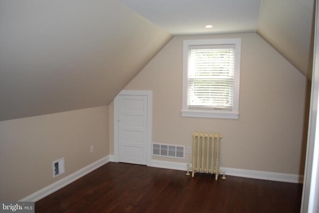 Building Photo - 18 Clover Ln