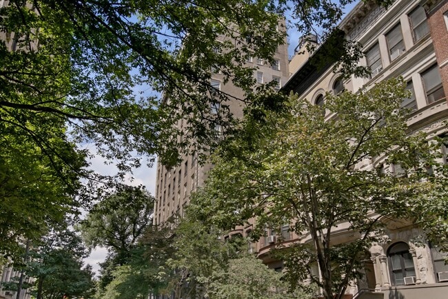 Building Photo - 19 E 93rd St