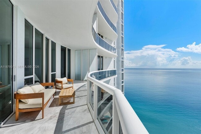 Building Photo - 16001 Collins Ave
