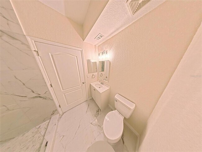 Building Photo - 4102 Central Sarasota Pkwy