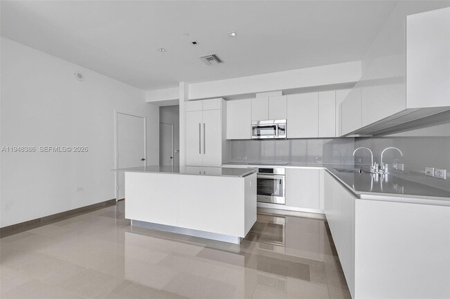 Building Photo - 88 SW 7th St