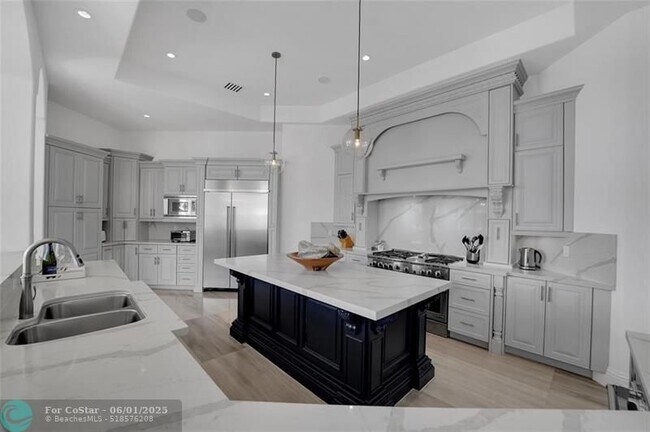 Building Photo - 3311 NE 57th Ct