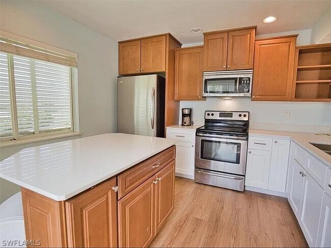 Building Photo - 303 Wexford Terrace