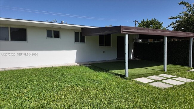 Building Photo - 220 SW 80th Ave