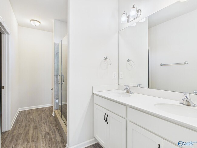 Building Photo - 149 Fernhill Dr NW