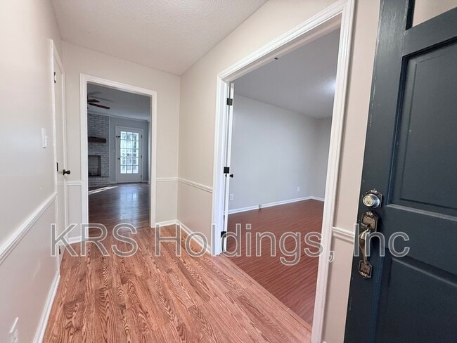 Building Photo - 8329 Bells Lake Rd