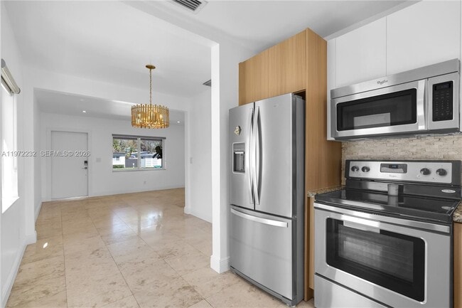 Building Photo - 6376 SW 20th St