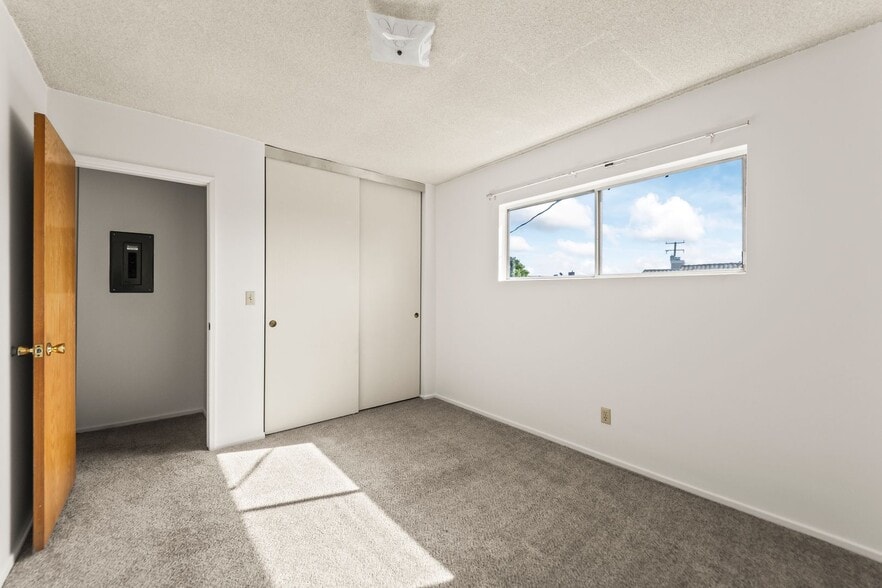 Building Photo - 9628 Lower Azusa Rd