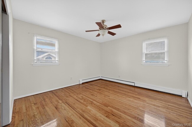 Building Photo - 9 Bay Beach Ave