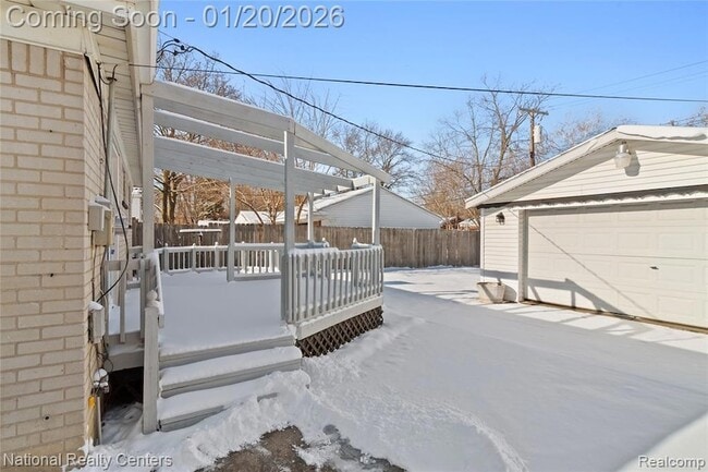 Building Photo - 29942 Avondale St