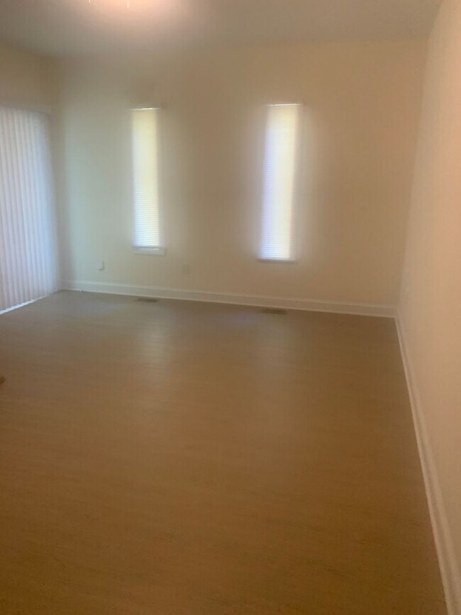 Building Photo - REMODELED NW RALEIGH TOWNHOME OFF LEESVILLE ROAD