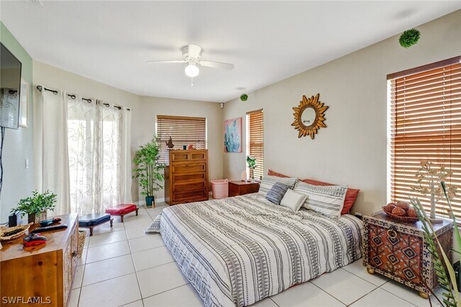 Building Photo - 2330 45th Ave NE