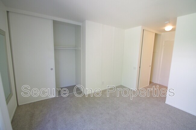 Building Photo - 491 Serento Cir