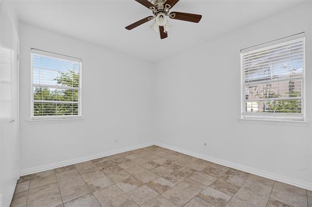 Building Photo - 909 Rosewood Hills Dr