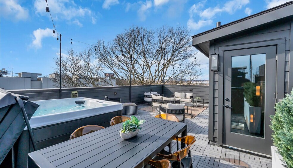 Building Photo - 1112 Baptist World Center Dr