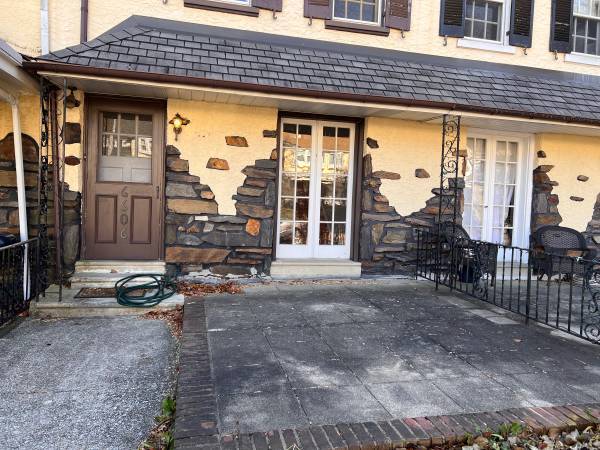 Front Porch Area - 6606 Morris Park Rd