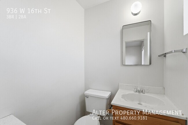 Building Photo - 936 W 16th St