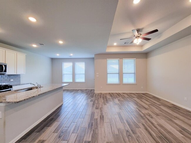 Building Photo - 31419 Horseshoe Meadow Bend Ln