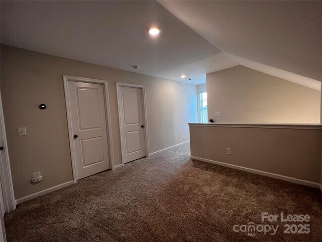 Building Photo - 108 Keats Aly