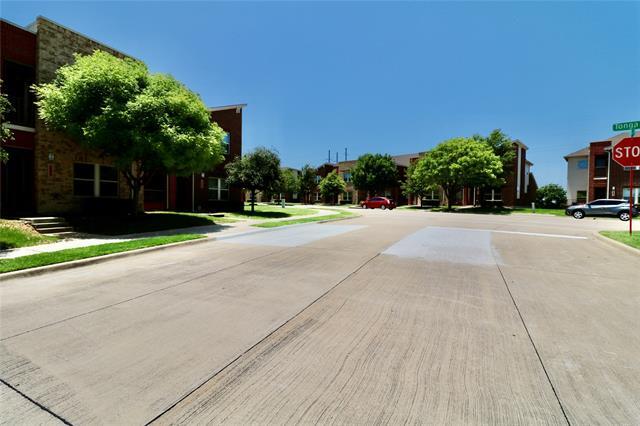Building Photo - 1524 Sphinx St