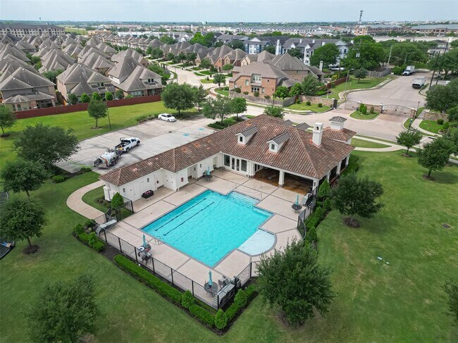 Building Photo - 2112 Arrowood Glen Dr