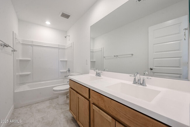 Building Photo - 14807 W Cottontail Ln