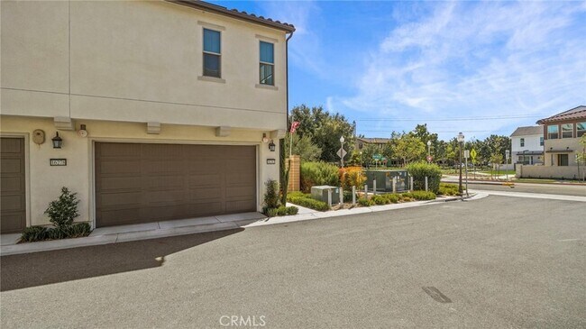 Building Photo - 16282 Meadowhouse Ave