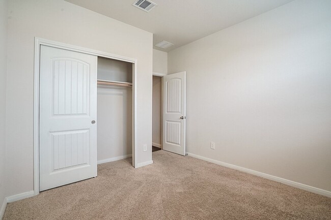 Building Photo - 224 Briggs Ln