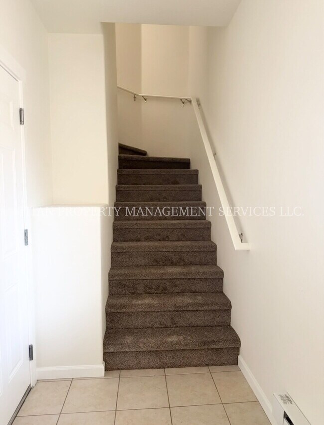 Building Photo - Charming 2-Bed, 2-Bath Townhouse in Tigard - Perfect Blend of Comfort and Convenience!