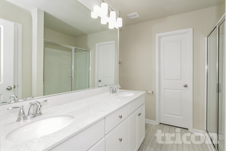 Building Photo - 111 Spring Knoll Dr