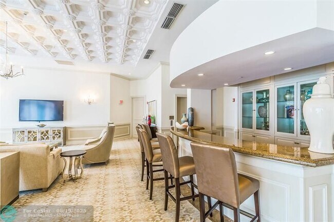 Building Photo - 2110 N Ocean Blvd