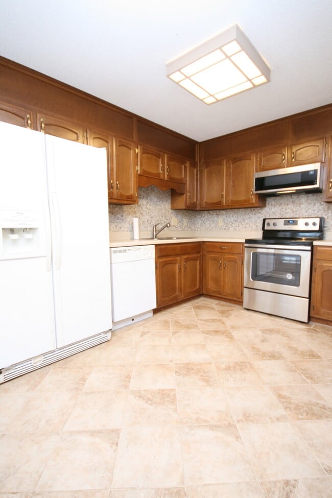 Building Photo - 15125 Balsam Dr SE