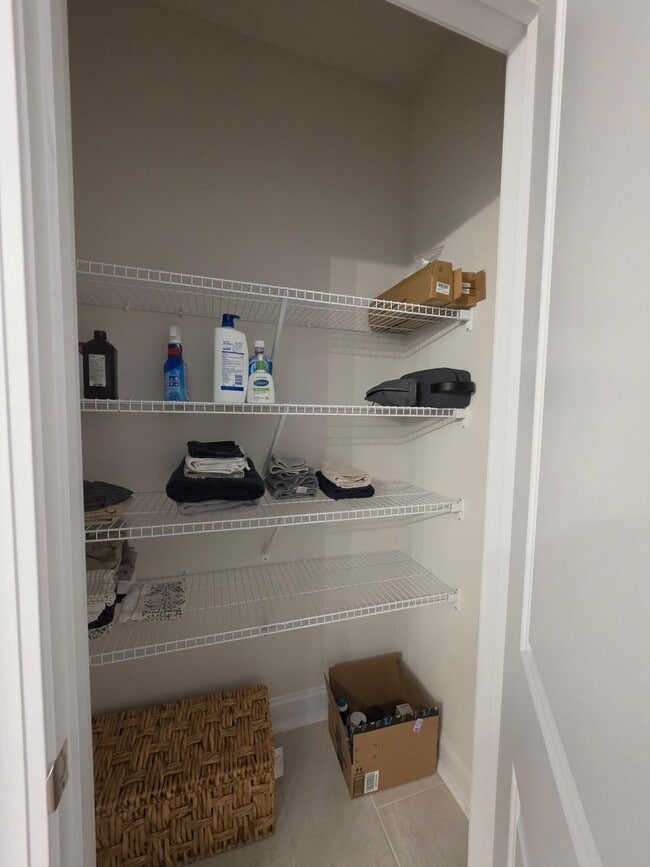 Building Photo - 3360 Rustic Dr