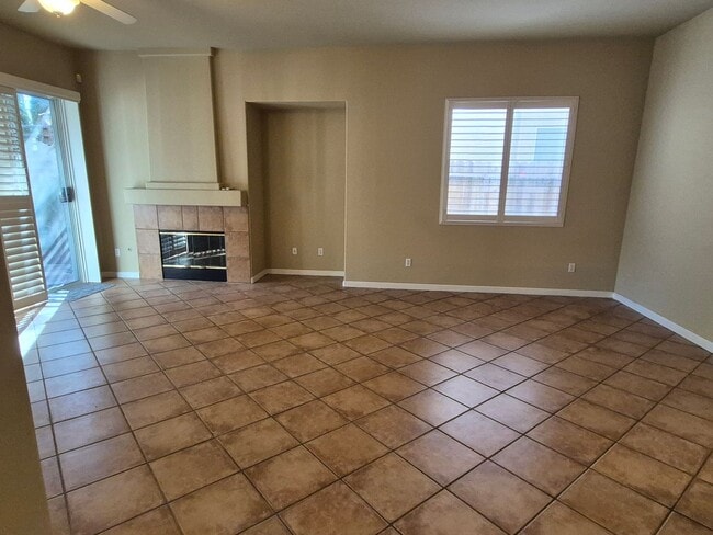 Building Photo - 4 Bedroom 2 Bath home in Natomas